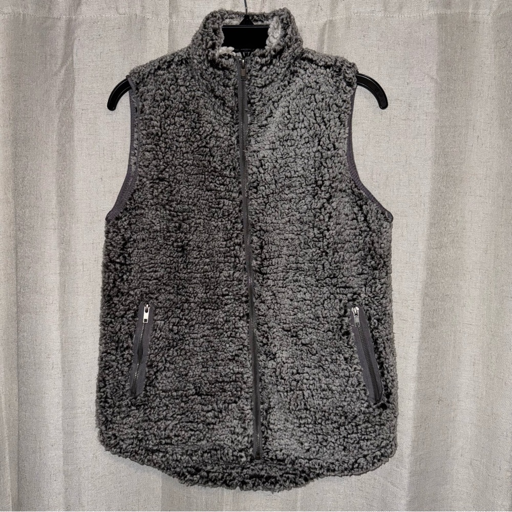 Thread & Supply Charcoal Sherpa Vest size XS New w/tags Super soft ❤️